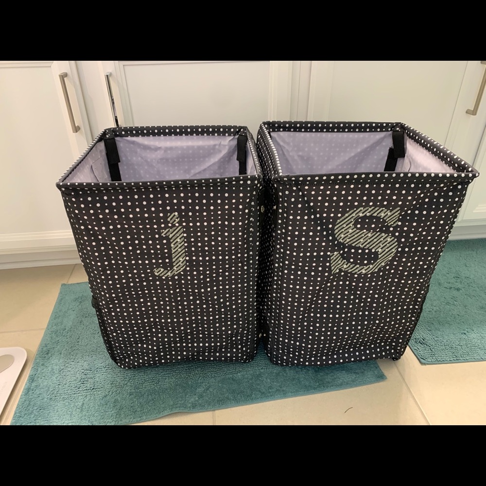Laundry Hampers read description